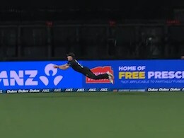 VIDEO: नाथन स्मिथ ने गेंद पकड़ने के लिए लगा दी पूरी जान, सदियों में एक बार देखने को मिलता है ऐसा कैच