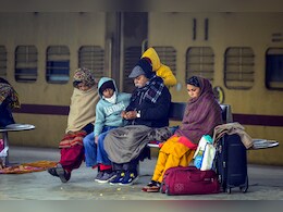 सड़क से आसमान तक थम सी गई रफ्तार, ट्रेने हुईं लेट तो फ्लाइट्स पर भी पड़ा असर, कोहरे ने बढ़ाई टेंशन सड़क से आसमान तक थम सी गई रफ्तार, ट्रेने हुईं लेट तो फ्लाइट्स पर भी पड़ा असर, कोहरे ने बढ़ाई टेंशन
