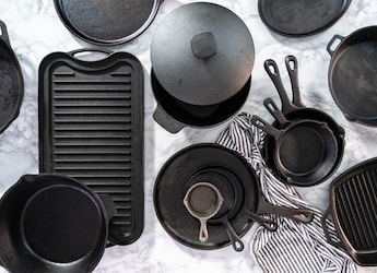 5 Mistakes That Can Ruin Your Iron Cookware While Cleaning Them 5 Mistakes That Can Ruin Your Iron Cookware While Cleaning Them