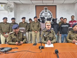 Ratlam Police: 50 लाख से अधिक की चोरी का 24 घंटे से कम समय में पर्दाफाश... रतलाम पुलिस ने ऐसे किया क्विक एक्शन Ratlam Police: 50 लाख से अधिक की चोरी का 24 घंटे से कम समय में पर्दाफाश... रतलाम पुलिस ने ऐसे किया क्विक एक्शन