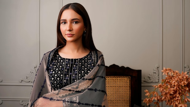 Top Deals On Women's Kurtas From Amazon
