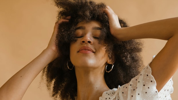 Statement Earrings vs. Minimalist Designs: When To Wear What
