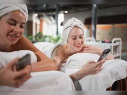 भागो..भागो..iPhone यूजर्स को मिल रहा है ये कमाल का ऑफर, Massage Parlour दे रहा है ये स्पेशल सर्विस भागो..भागो..iPhone यूजर्स को मिल रहा है ये कमाल का ऑफर, Massage Parlour दे रहा है ये स्पेशल सर्विस
