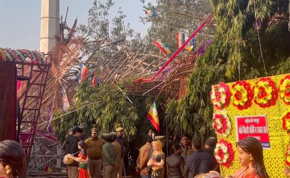 6 Dead, 50 Injured After Platform Collapses During Religious Event In UP