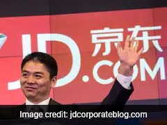 Chinese Billionaire Gifts Cash To Hometown Villagers As Thank You For Funding His Education Years Ago