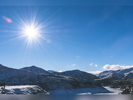 Scientists Finally Know Why Sun Mysteriously Turned Blue Almost 200 Years Ago