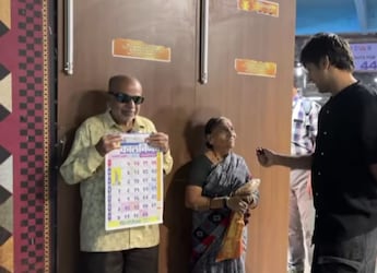 Watch: Story Of Elderly Couple Selling Snacks At Thane Station Wins Hearts Online Watch: Story Of Elderly Couple Selling Snacks At Thane Station Wins Hearts Online