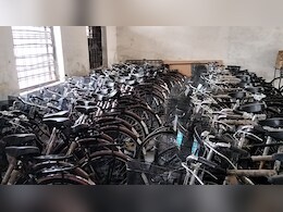 सीधी के स्कूल पर लटका ताला,&nbsp;कंप्यूटर फांक रही धूल, MP में शिक्षा का हाल बदहाल