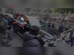 VIDEO: अरविंद केजरीवाल पर दिल्ली में चुनाव प्रचार के दौरान हमला, गाड़ी पर फेंका पत्थर; AAP ने किया दावा