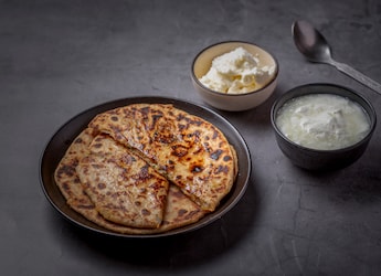 This Crispy, Cheesy Anda Parantha Is My Family's New Favourite, Because There's No Kneading, No Rolling And No Mess This Crispy, Cheesy Anda Parantha Is My Family's New Favourite, Because There's No Kneading, No Rolling And No Mess