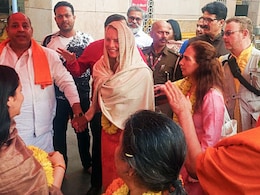 Mahakumbh 2025: महाकुंभ में 'कमला' बनकर रहेंगी Apple के सह-संस्थापक की पत्नी लॉरेन पॉवेल, करेंगी कल्पवास Mahakumbh 2025: महाकुंभ में 'कमला' बनकर रहेंगी Apple के सह-संस्थापक की पत्नी लॉरेन पॉवेल, करेंगी कल्पवास