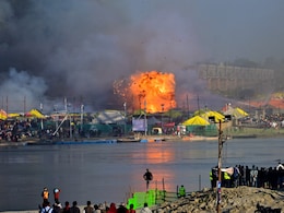प्रयागराज के महाकुंभ मेला क्षेत्र में सिलेंडर ब्लास्ट से लगी आग, कई टेंट जले; मौके पर पहुंचे CM योगी प्रयागराज के महाकुंभ मेला क्षेत्र में सिलेंडर ब्लास्ट से लगी आग, कई टेंट जले; मौके पर पहुंचे CM योगी