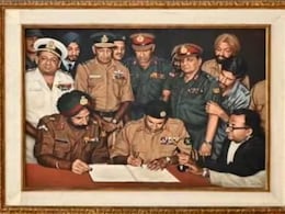 सेना प्रमुख उपेंद्र द्विवेदी ने पाकिस्तान के सरेंडर वाली तस्वीर हटाने को ठहराया 'उचित'; जानें पूरा मामला सेना प्रमुख उपेंद्र द्विवेदी ने पाकिस्तान के सरेंडर वाली तस्वीर हटाने को ठहराया 'उचित'; जानें पूरा मामला