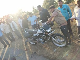 Accident : तेज रफ्तार बस ने मारी बाइक सवारों को टक्कर, दो दोस्तों की मौत, बेटी को बैग देकर लौट रहे थे 