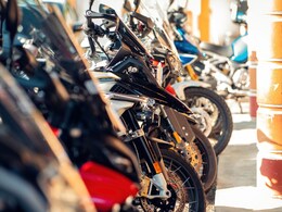 Pune News : ग्राहकांना दोन हेल्मेट देणं अनिवार्य, पुणे प्रादेशिक परिवहन कार्यालयाचे आदेश