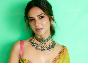 Watch: Kriti Kharbanda Enjoys Freshly Squeezed Orange Juice In  Watch: Kriti Kharbanda Enjoys Freshly Squeezed Orange Juice In