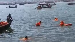Mahakumbh 2025: महाकुंभ में एक और हादसा, क&zwj;िलाघाट के पास पलटी नाव; NDRF की टीम ने लगाई छलांग