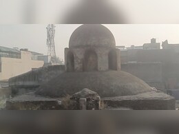 आगरा की 404 साल पुरानी इमारत शाही हमाम को कौन तोड़ रहा? क्यों उसे बचाने के लिए आगे आए लोग आगरा की 404 साल पुरानी इमारत शाही हमाम को कौन तोड़ रहा? क्यों उसे बचाने के लिए आगे आए लोग