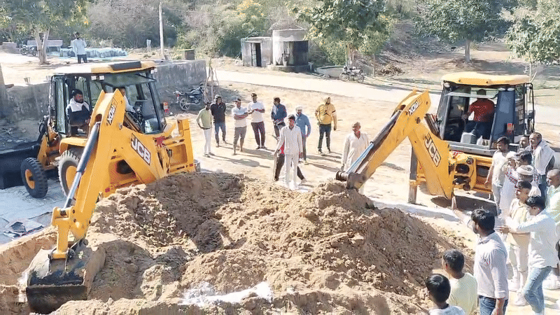 200 क्विंटल आटा, 100 क्विंटल शक्कर, 30 क्विंटल घी; JCB से राजस्थान में बन रहा 5 हजार KG महाप्रसाद, देखें वीडियो