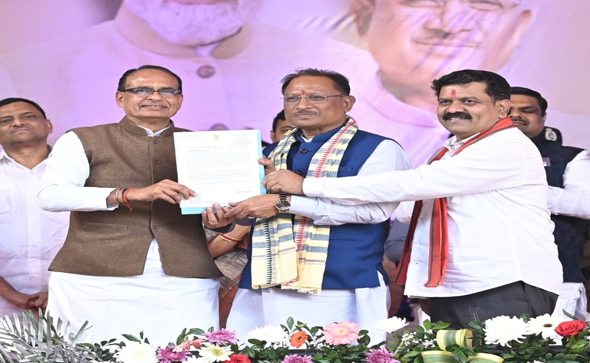 PMAYG: "मैं खाली हाथ नहीं आया" केंद्रीय मंत्री शिवराज सिंह ने कहा-आपको 3 लाख 3384 घर और देने आया हूं