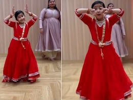 छोटी बच्ची ने 'घर मोरे परदेसिया गाने' पर किया शानदार डांस, Video देख मंत्रमुग्ध हुए लोग छोटी बच्ची ने 'घर मोरे परदेसिया गाने' पर किया शानदार डांस, Video देख मंत्रमुग्ध हुए लोग