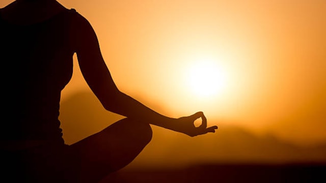 Benefits Of Yoga Poses: Understanding Hakini Mudra And Its Use