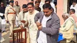 In Dry Bihar, Drunk Headmaster Struggles To Unfurl Flag On Republic Day, Arrested