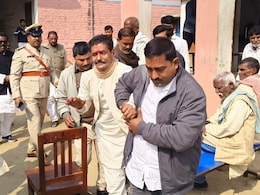 In Dry Bihar, Drunk Headmaster Struggles To Unfurl Flag On Republic Day, Arrested In Dry Bihar, Drunk Headmaster Struggles To Unfurl Flag On Republic Day, Arrested