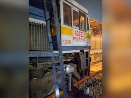 Train: राजस्थान में ट्रेन हादसा टला, पटरी से उतरा रेल का इंजन  Train: राजस्थान में ट्रेन हादसा टला, पटरी से उतरा रेल का इंजन