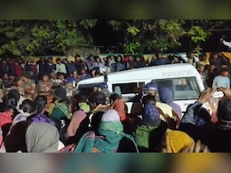 कार्रवाई करने गई पुलिस के जवानों को ग्रामीणों ने बनाया बंधक, 7 घंटे कैद में रखा, देर रात फोर्स ने छुड़ाया