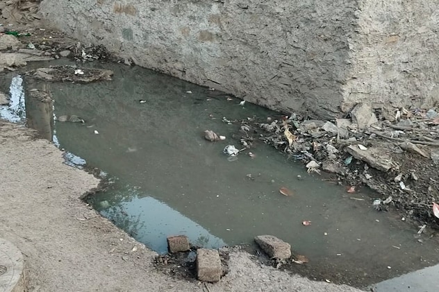 झील में मिल रहा सीवरेज का पानी  झील में मिल रहा सीवरेज का पानी