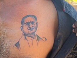 Chhattisgarh : किसान ने सीने पर गुदवाया CM साय का चेहरा, कहा - "मैं उनके इस अंदाज़ का हूँ कायल"