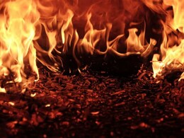 Rajasthan: बांसवाड़ा के घर में लगी भयानक आग,  बेटे का जला शव देखकर माता-पिता हुए बेसुध