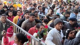 Khatu Shyamji: नए साल पर 10 लाख से अधिक भक्&zwj;तों ने खाटू श्&zwj;याम के &nbsp;क&zwj;िए दर्शन, आज भी नहीं होंगे VIP दर्शन