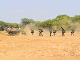 सशस्त्र बलों और उनके परिवार के कल्याण के लिए सरकार प्रतिबद्ध : सेना दिवस पर बोले पीएम मोदी सशस्त्र बलों और उनके परिवार के कल्याण के लिए सरकार प्रतिबद्ध : सेना दिवस पर बोले पीएम मोदी