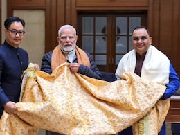 कल अजमेर दरगाह पर चढ़ेगी PM मोदी की चादर, सैयद नसीरुद्दीन चिश्ती बोले- यह हिंदू-मुस्लिम करने वालों को संदेश कल अजमेर दरगाह पर चढ़ेगी PM मोदी की चादर, सैयद नसीरुद्दीन चिश्ती बोले- यह हिंदू-मुस्लिम करने वालों को संदेश