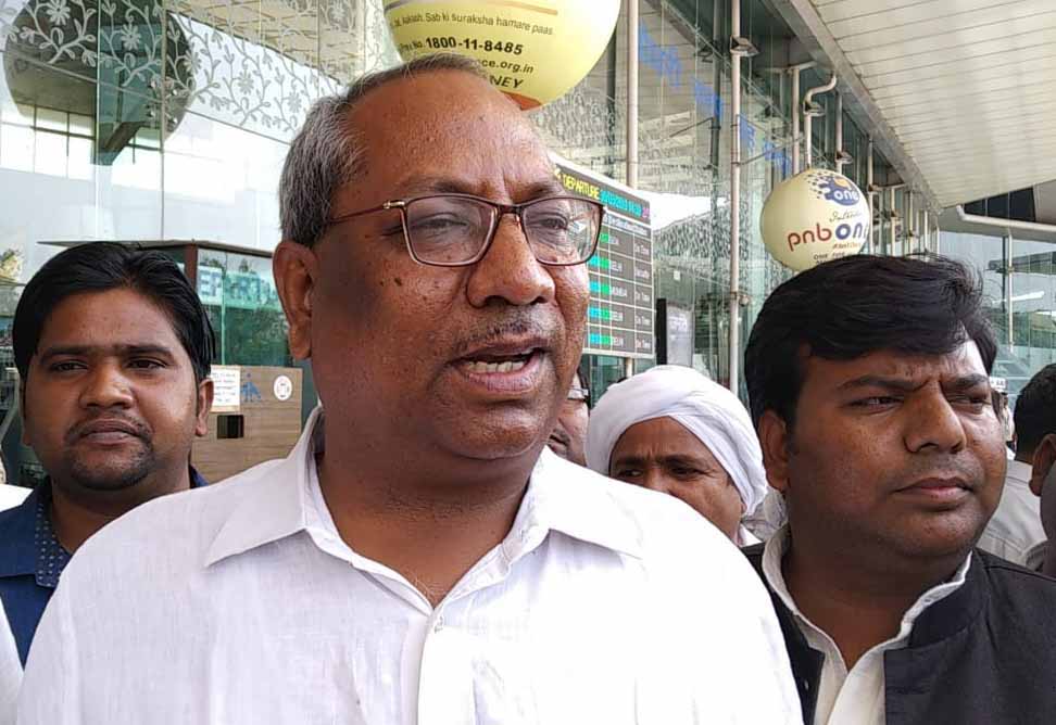 अब करणी सेना के दुश्मन बने यूपी के मंत्री, जुबान काटने वाले को साढ़े 5 लाख इनाम की घोषणा