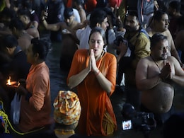 Maha Kumbh Live : महाकुंभ के रंग में रंगी संगम नगरी, श्रद्धालुओं ने लगाई आस्था की डुबकी Maha Kumbh Live : महाकुंभ के रंग में रंगी संगम नगरी, श्रद्धालुओं ने लगाई आस्था की डुबकी