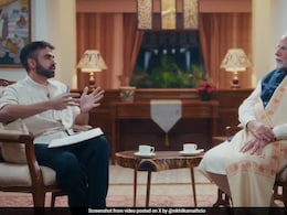 PM Modi First Podcast : 'मी देवता नाही, माझ्याकडूनही चुका होतात', मोदींनी सांगितली 'मन की बात' PM Modi First Podcast : 'मी देवता नाही, माझ्याकडूनही चुका होतात', मोदींनी सांगितली 'मन की बात'