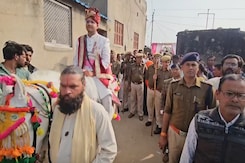 Dalit Groom Makes History: Rides Horse to Bride's House Under Heavy Police Protection Dalit Groom Makes History: Rides Horse to Bride's House Under Heavy Police Protection