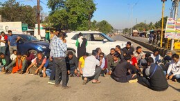 Mukesh Murder Case: बीजापुर SP को सस्पेंड करने की मांग पर अड़े पत्रकार, NH किया जाम, बोले- आज ही आरोपियों पर भी कार्रवाई हो&nbsp;