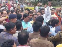 भाटापारा में BJP-कांग्रेस कार्यकर्ताओं के बीच जमकर चले लात-घूंसे, इस बात को लेकर हुआ जोरदार बवाल 