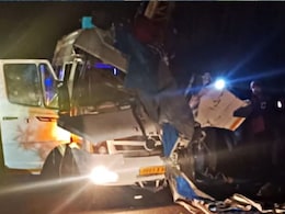 Accident: इंदौर के महू में भीषण सड़क हादसा, 6 लोगों की मौत, 17 घायल, मिनी बस में सवार थे कर्नाटक के यात्री  Accident: इंदौर के महू में भीषण सड़क हादसा, 6 लोगों की मौत, 17 घायल, मिनी बस में सवार थे कर्नाटक के यात्री