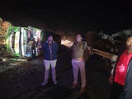 Indore Bus Accident: खाई में गिरी प्रयागराज से लौट रहे तीर्थ यात्रियों से भरी बस,10 से ज्यादा यात्री घायल Indore Bus Accident: खाई में गिरी प्रयागराज से लौट रहे तीर्थ यात्रियों से भरी बस,10 से ज्यादा यात्री घायल