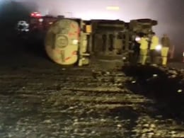 NH-68 पर गैस से भरा टैंकर पलटने से मचा हडकंप, मौके पर पहुंची फायर ब्रिगेड की गाड़ियां, जाम हुआ रास्ता NH-68 पर गैस से भरा टैंकर पलटने से मचा हडकंप, मौके पर पहुंची फायर ब्रिगेड की गाड़ियां, जाम हुआ रास्ता
