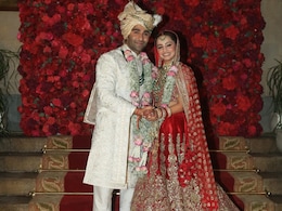 शादी के बंधन में बंधे आदर जैन और आलेखा आडवाणी की  पहली तस्वीर, सेलेब्स भी कुछ इस अंदाज में आए नजर  शादी के बंधन में बंधे आदर जैन और आलेखा आडवाणी की  पहली तस्वीर, सेलेब्स भी कुछ इस अंदाज में आए नजर
