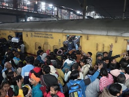 New Delhi Railway Station Stampede: "भीड़ का अंदाजा था, लेकिन कम समय में हो गई घटना", नई दिल्ली स्टेशन पर भगदड़ पर रेलवे का बयान New Delhi Railway Station Stampede: "भीड़ का अंदाजा था, लेकिन कम समय में हो गई घटना", नई दिल्ली स्टेशन पर भगदड़ पर रेलवे का बयान