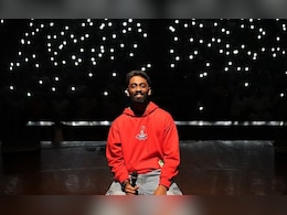 Pranit More Comeback Video: वीर नाहीय मी वीर मराठा आहे, मारहाण प्रकरणानंतर प्रणित मोरेचं कमबॅक Pranit More Comeback Video: वीर नाहीय मी वीर मराठा आहे, मारहाण प्रकरणानंतर प्रणित मोरेचं कमबॅक