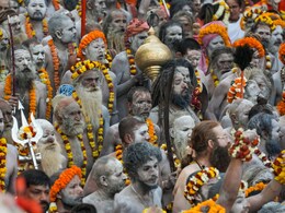 हर हर महादेव... महाशिवरात्रि पर काशी में निकली नागा साधुओं की शोभायात्रा, देखें तस्वीरें हर हर महादेव... महाशिवरात्रि पर काशी में निकली नागा साधुओं की शोभायात्रा, देखें तस्वीरें
