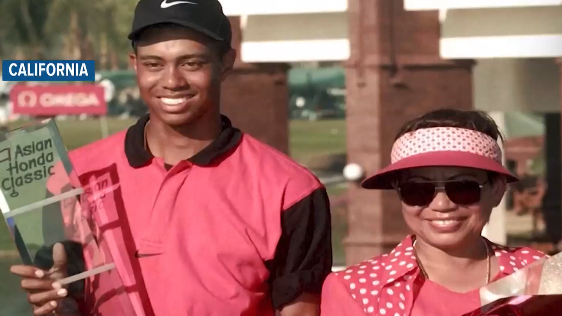 Tiger Woods Withdraws Following Mother's Death